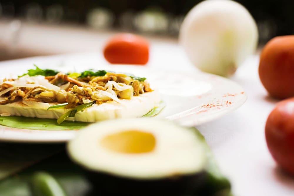 Gamma By Fiesta Americ Xalapa Nubara Exterior photo A hard-boiled egg