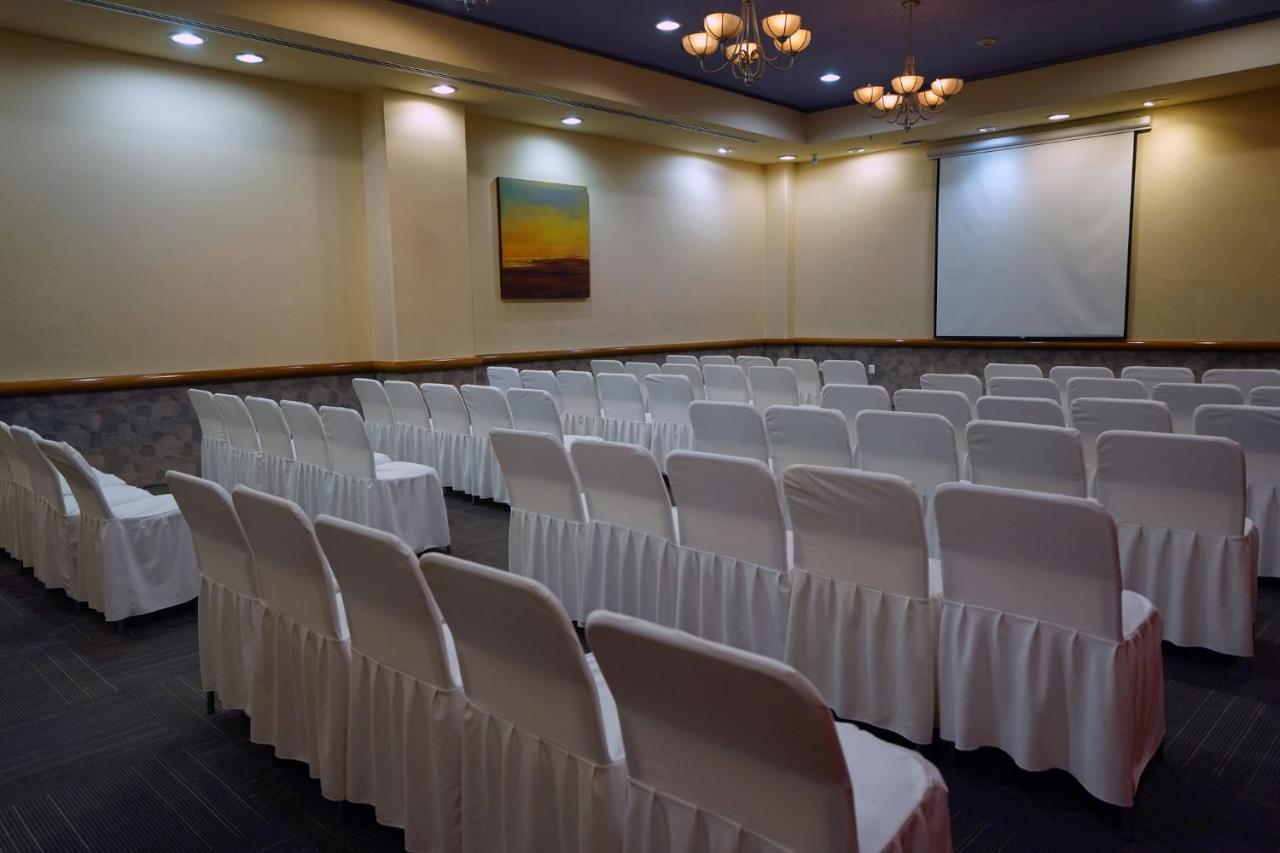 Gamma By Fiesta Americ Xalapa Nubara Exterior photo A conference room at the hotel
